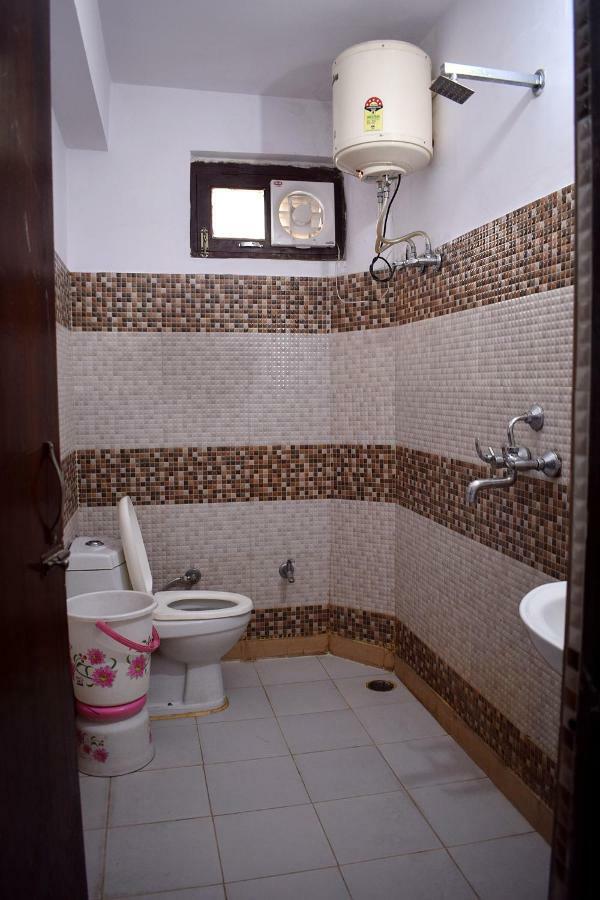 Hotel Thakur Ji Haridvár Kültér fotó